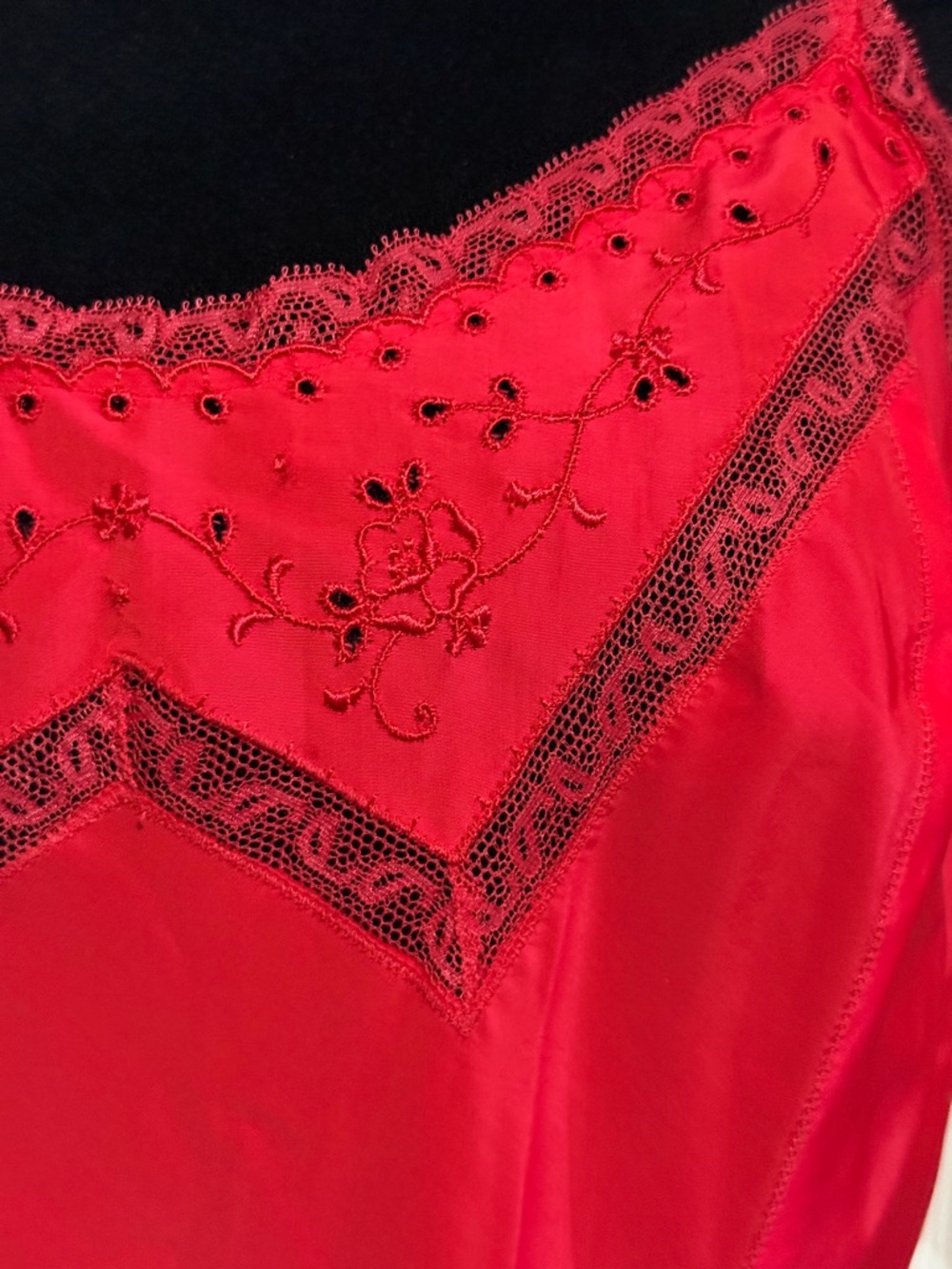 Vintage 40’s/50’s Barbizon Red Slip Dress with Lace Trim - Picture 7 of 8